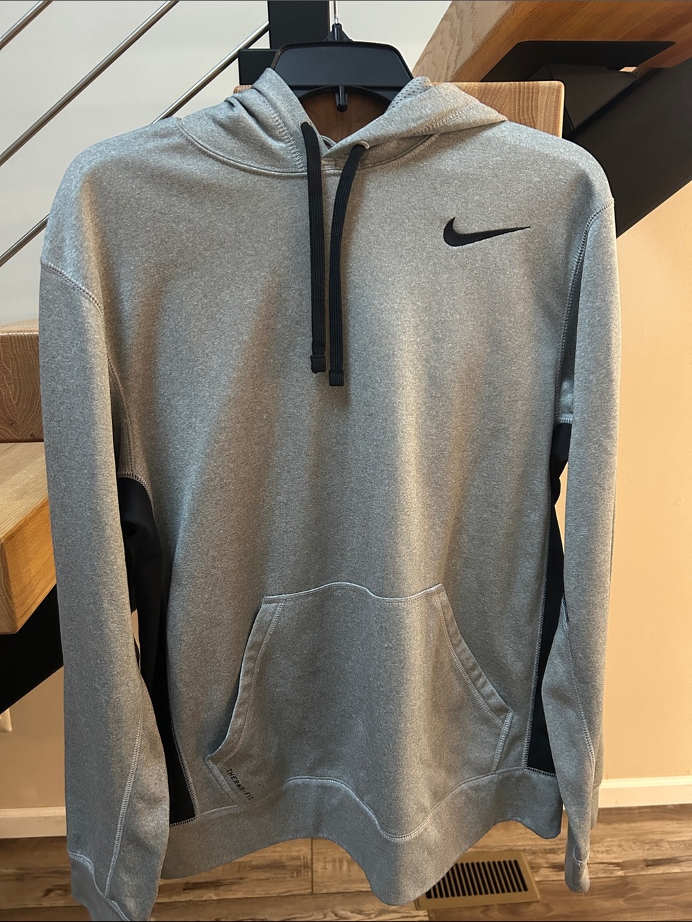 Nike Men’s Gray Hoodie with Black Accents